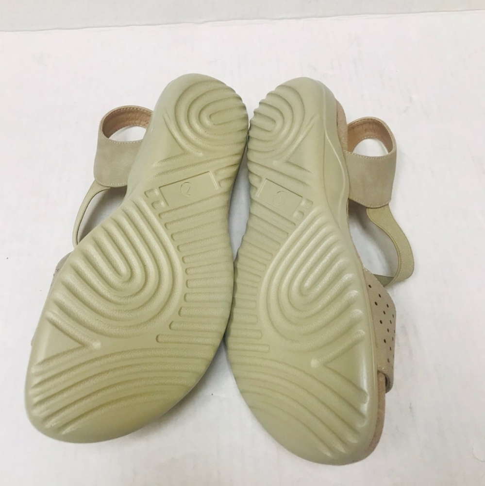 Sandals - Picture 5 of 6